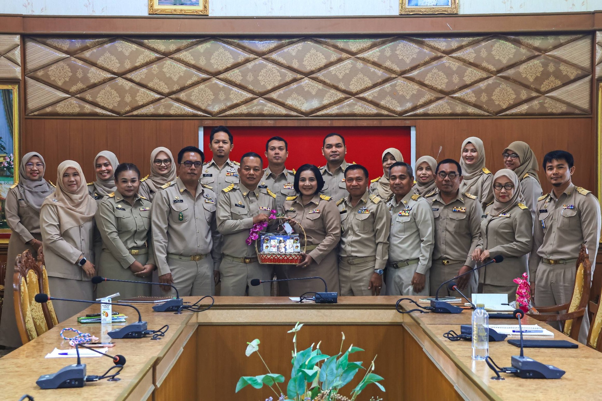 จ้างเหมา ร่วมประชุมอย่างพร้อมเพรียงกัน